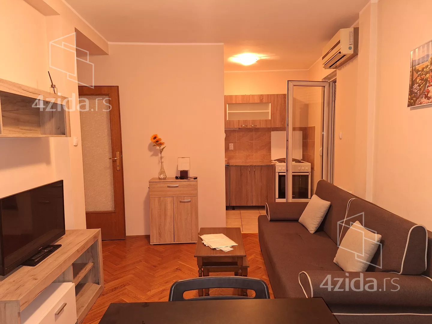 Jednoiposoban stan | 4zida