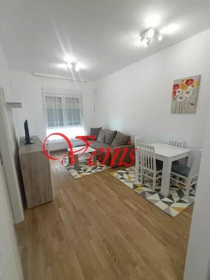 Aranj Janoša | 4zida.rs