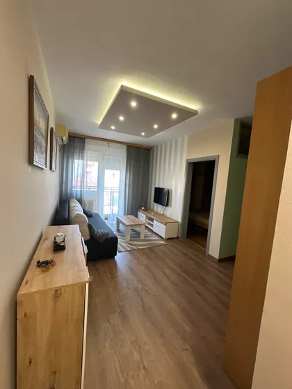 Bulevar Cara Lazara 100 | 4zida.rs