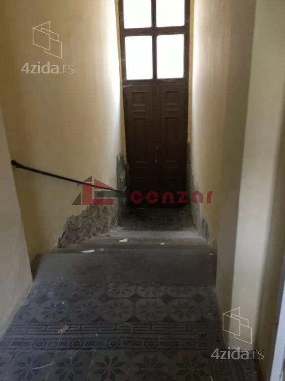 Četvoroiposoban stan | 4zida