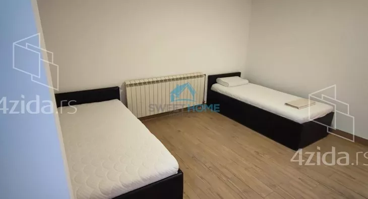 Četvoroiposoban stan | 4zida