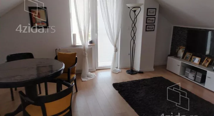 Dvoiposoban stan | 4zida