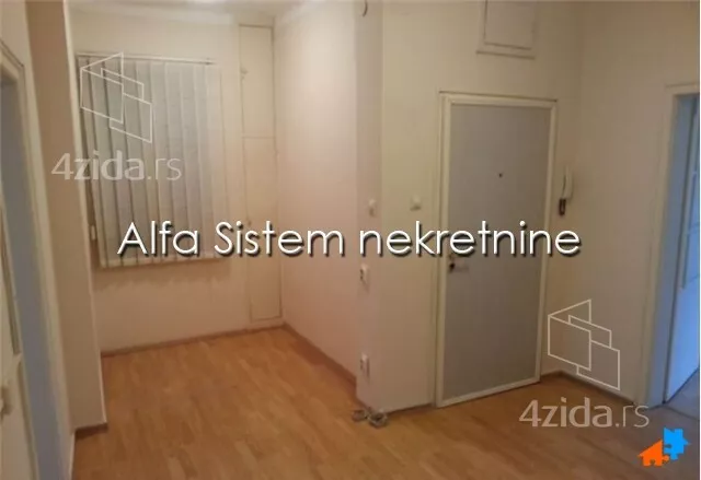 Četvoroiposoban stan | 4zida