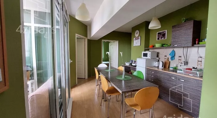 Četvoroiposoban stan | 4zida