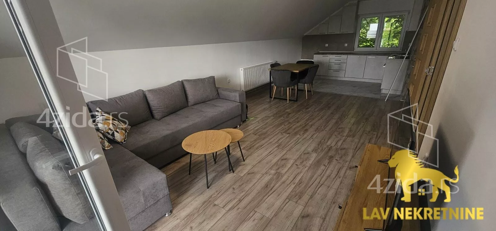 Dvoiposoban stan | 4zida