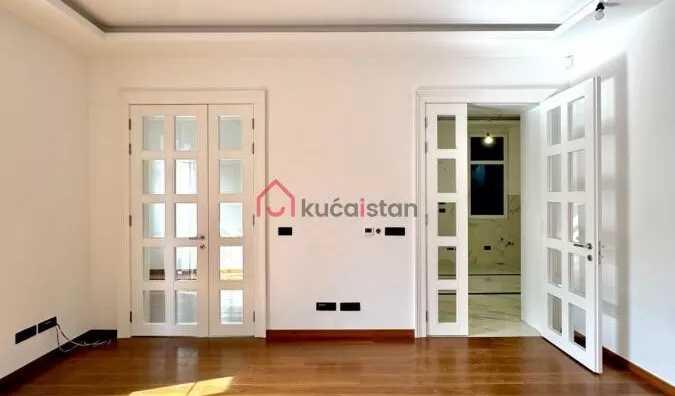 Poslovna zgrada | 4zida