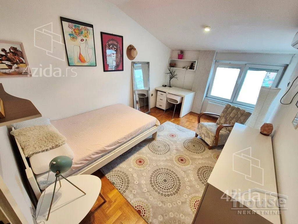 Šestosoban stan | 4zida