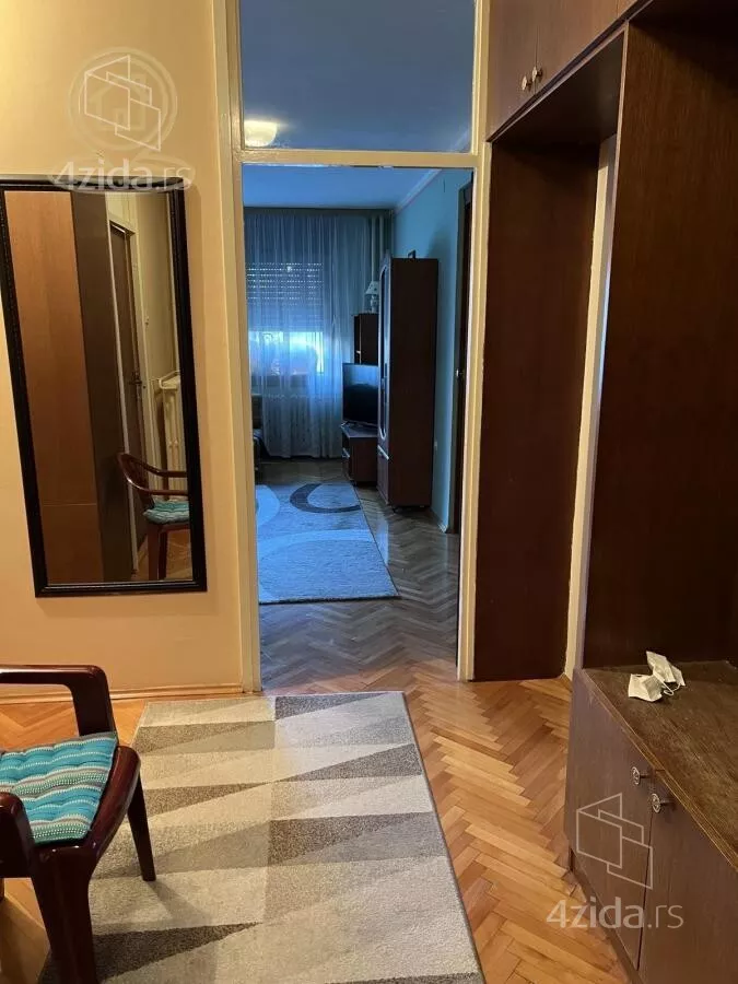 Četvoroiposoban stan | 4zida
