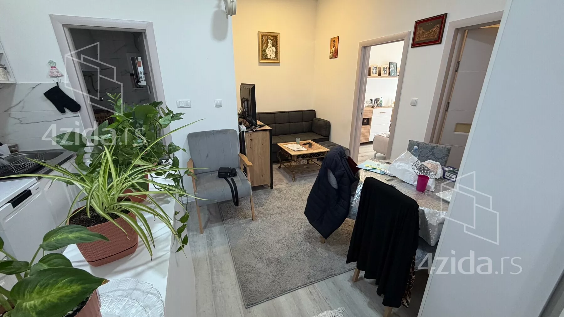 Dvoiposoban stan | 4zida