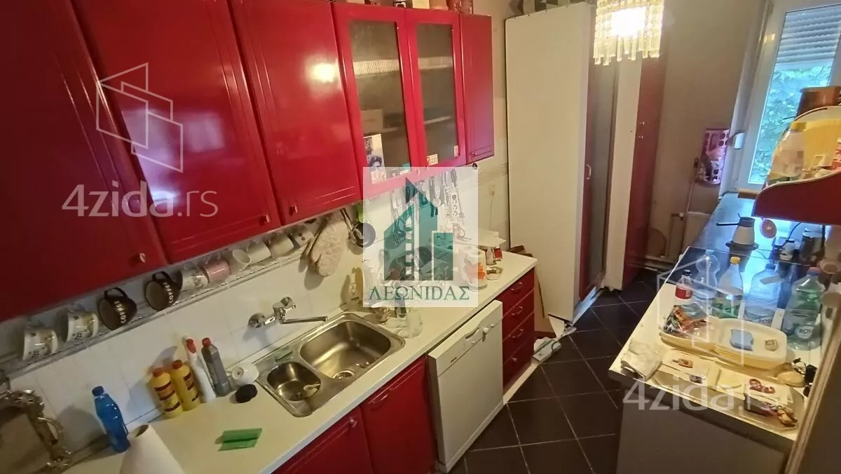 Četvoroiposoban stan | 4zida
