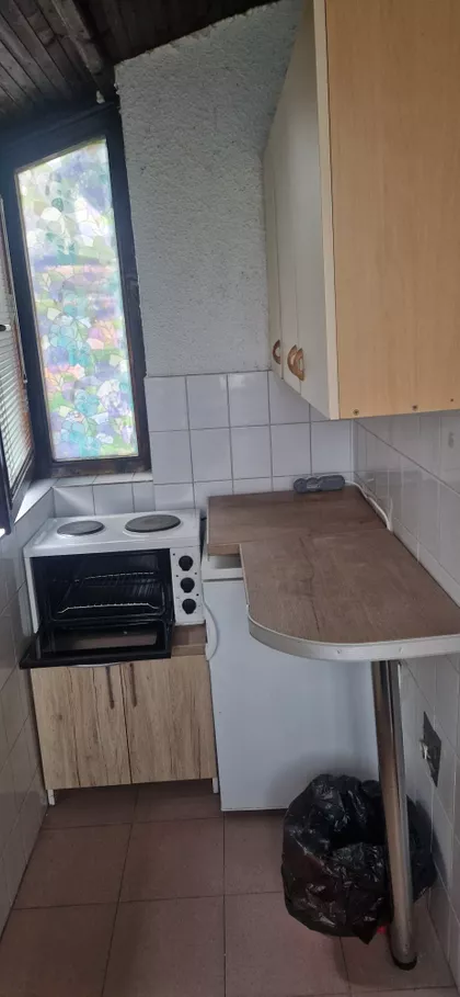 Varovnička 12 | 4zida.rs