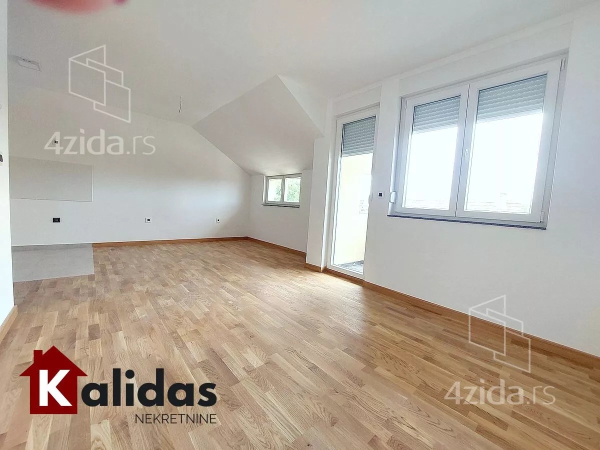 Dvoiposoban stan | 4zida