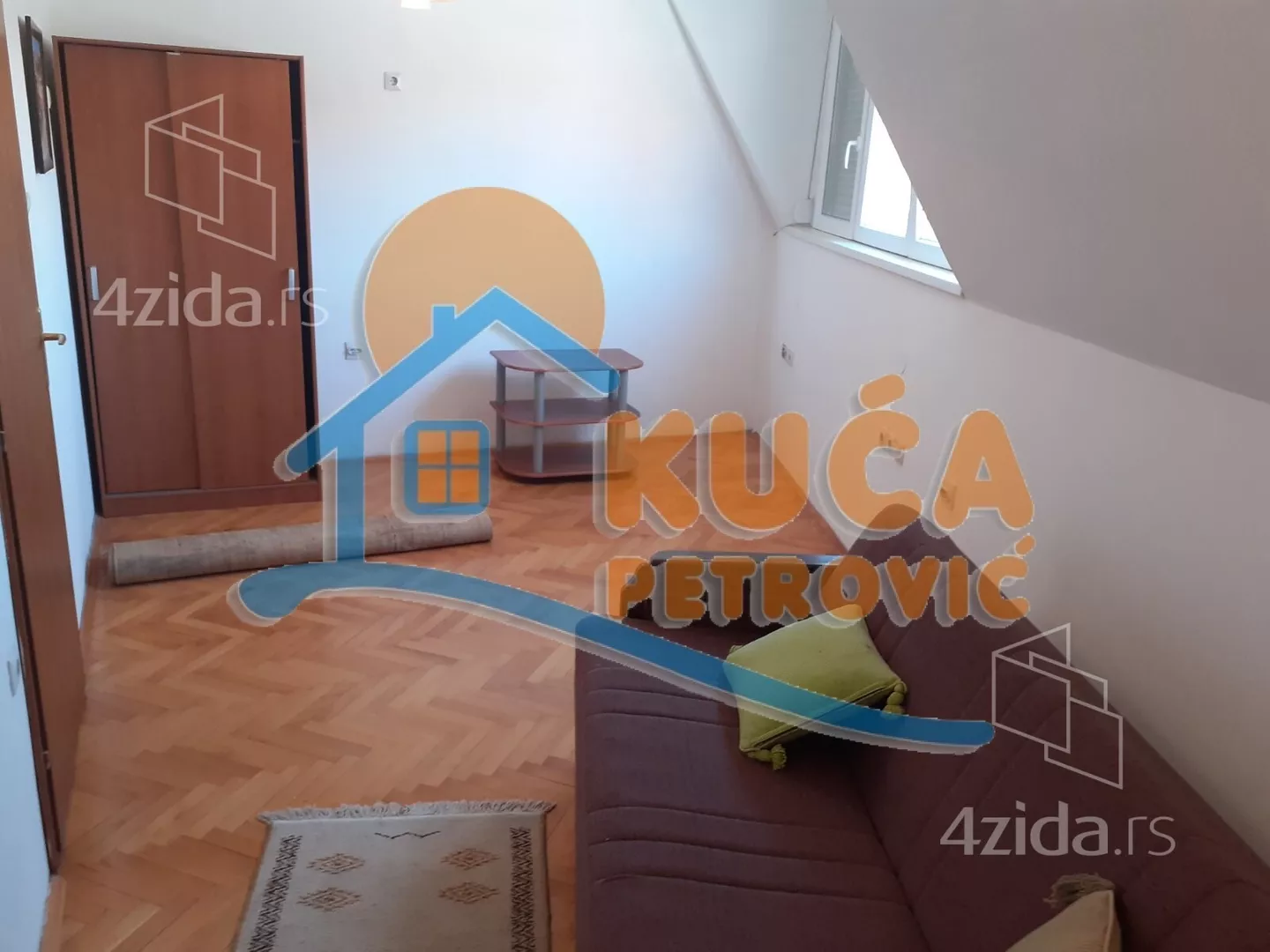 Lokal | 4zida