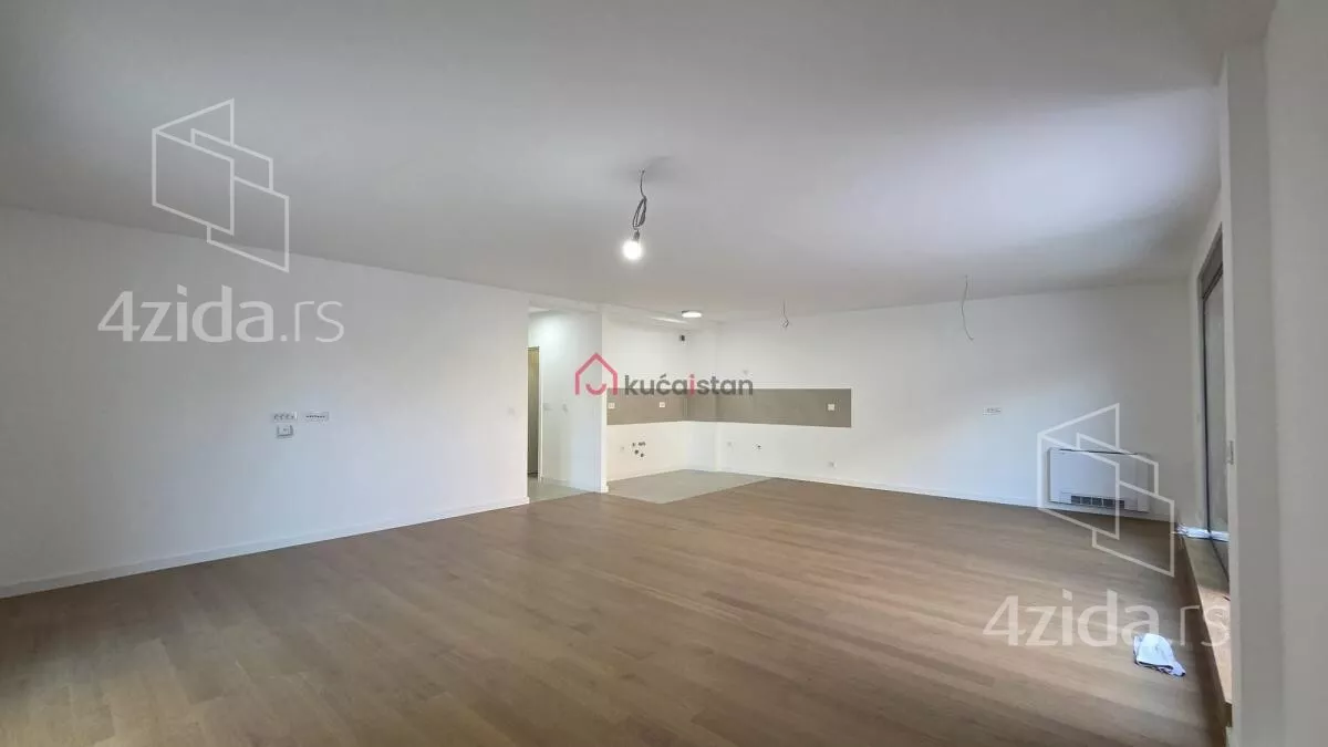 Četvoroiposoban stan | 4zida