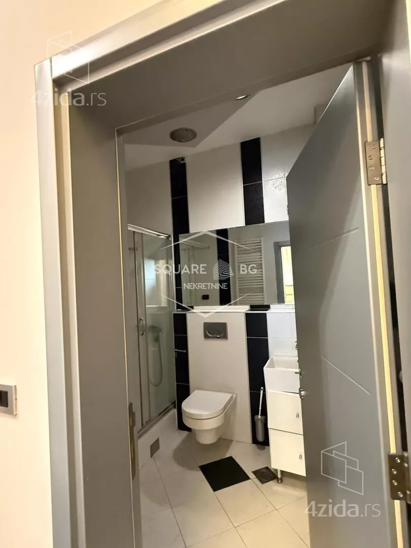 Šestosoban stan | 4zida