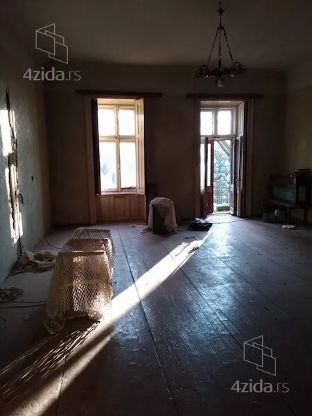 Četvoroiposoban stan | 4zida