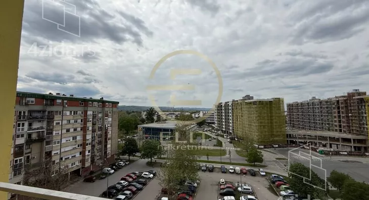 Četvoroiposoban stan | 4zida