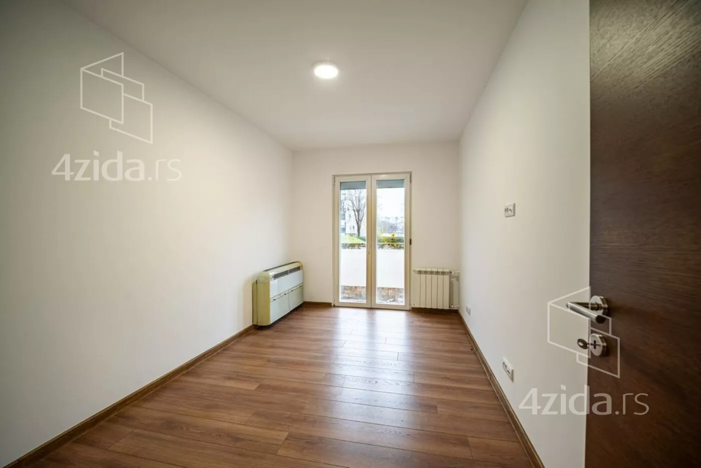 Četvoroiposoban stan | 4zida