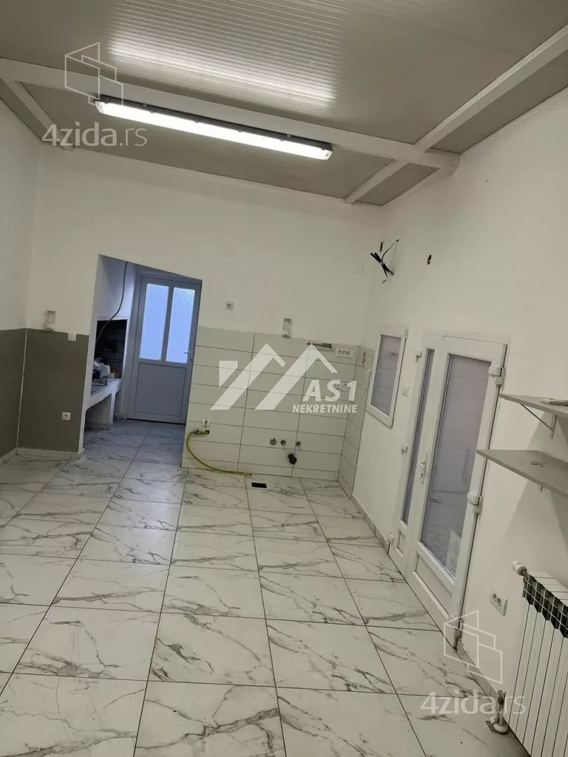 Lokal | 4zida