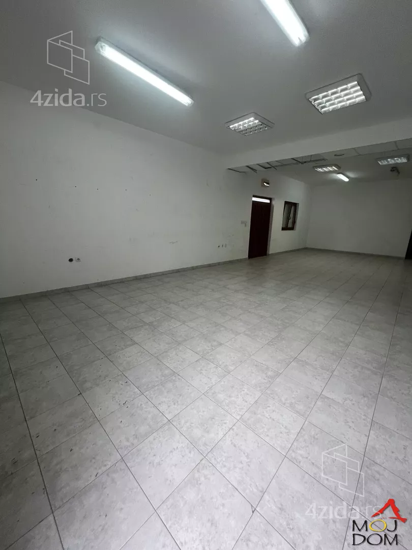 Poslovni prostor · 90 m² · Novi Sad