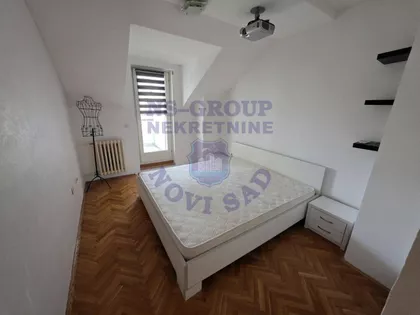 Pavla Papa | 4zida.rs