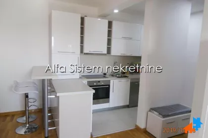 Crveni Krst Vračar | 4zida.rs