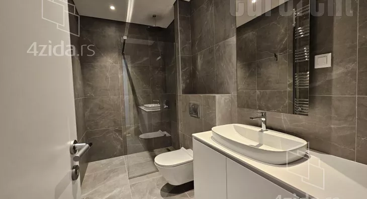 Petosoban stan | 4zida