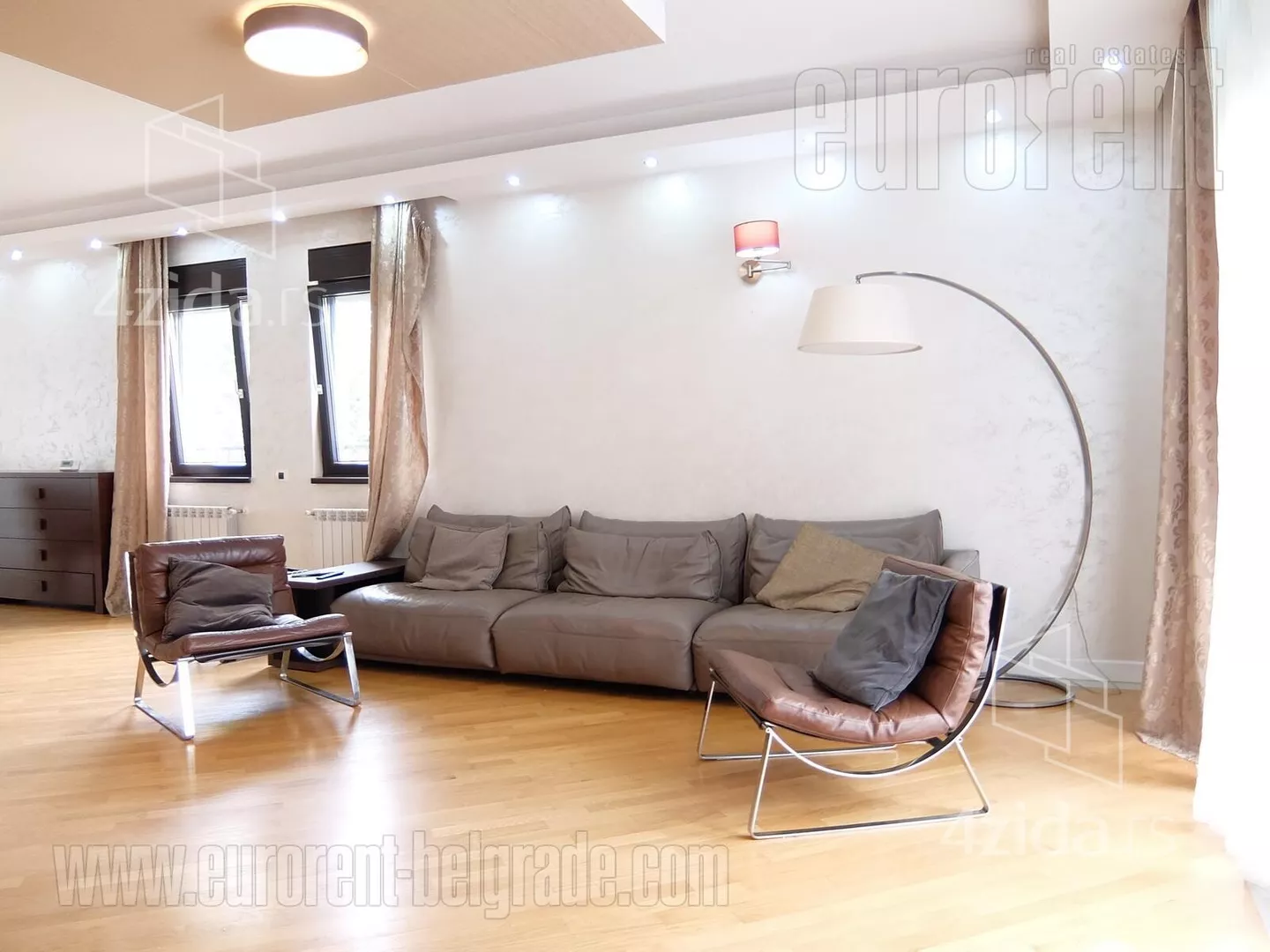 Četvoroiposoban stan | 4zida