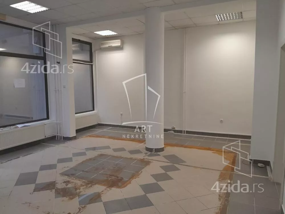 Poslovni prostor | 4zida