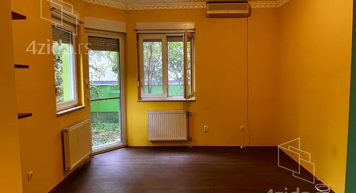 Četvoroiposoban stan | 4zida