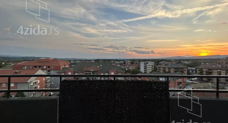 Četvoroiposoban stan | 4zida