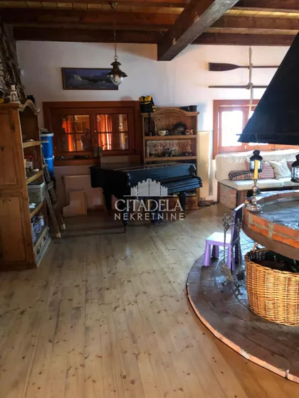 Surčin na Savi | 4zida.rs