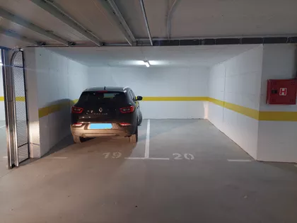 Valentina Vodnika 25 | 4zida.rs