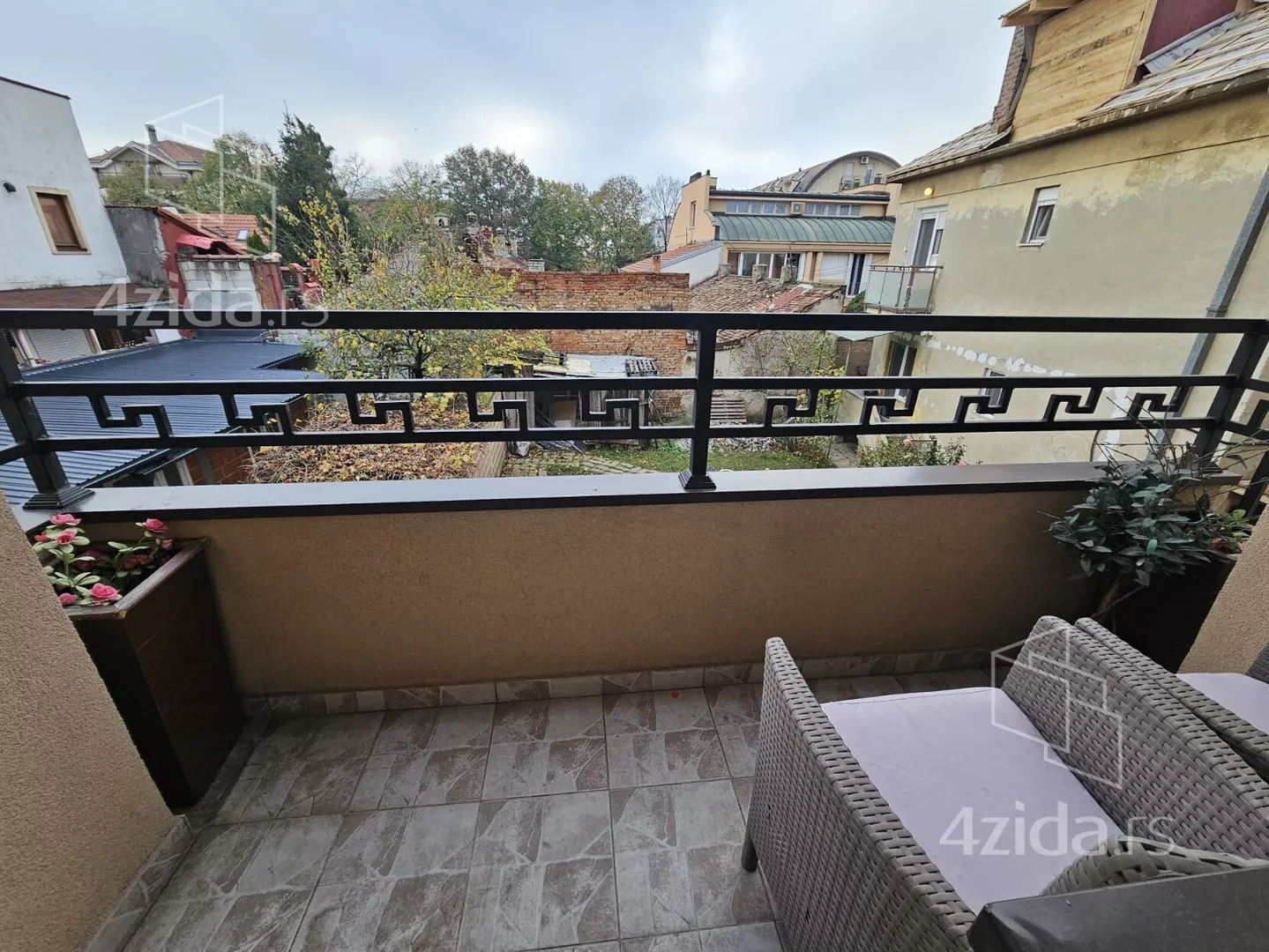 Dvoiposoban stan | 4zida