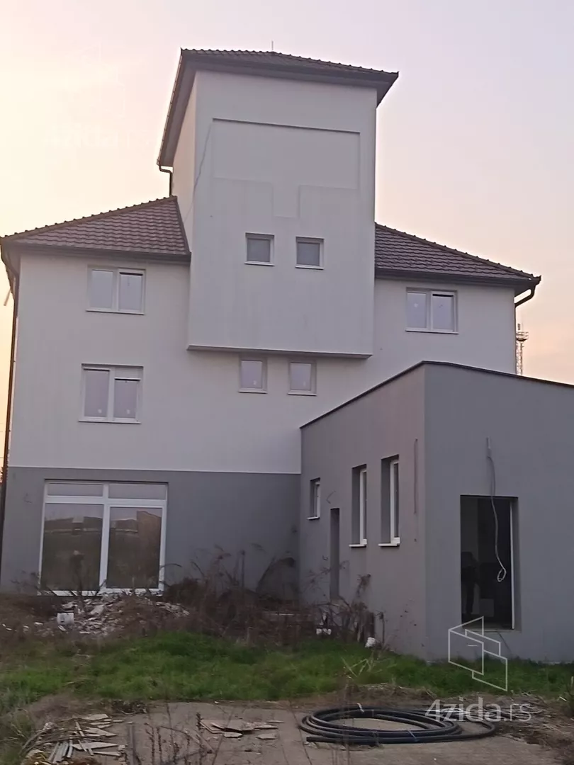 Poslovna zgrada | 4zida