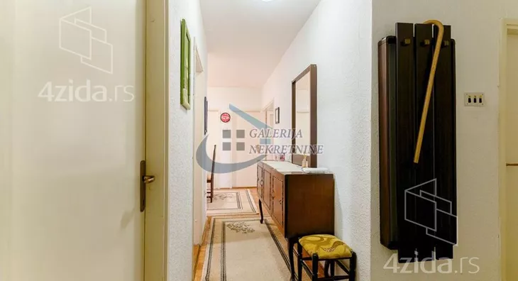 Troiposoban stan | 4zida