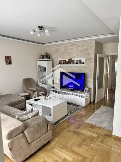 Učiteljsko Naselje | 4zida.rs