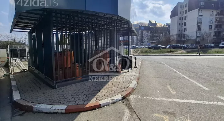 Poslovna zgrada | 4zida