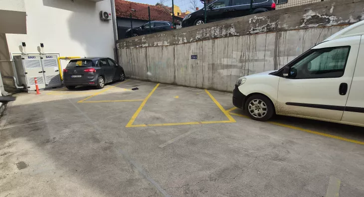 Parking | 4zida