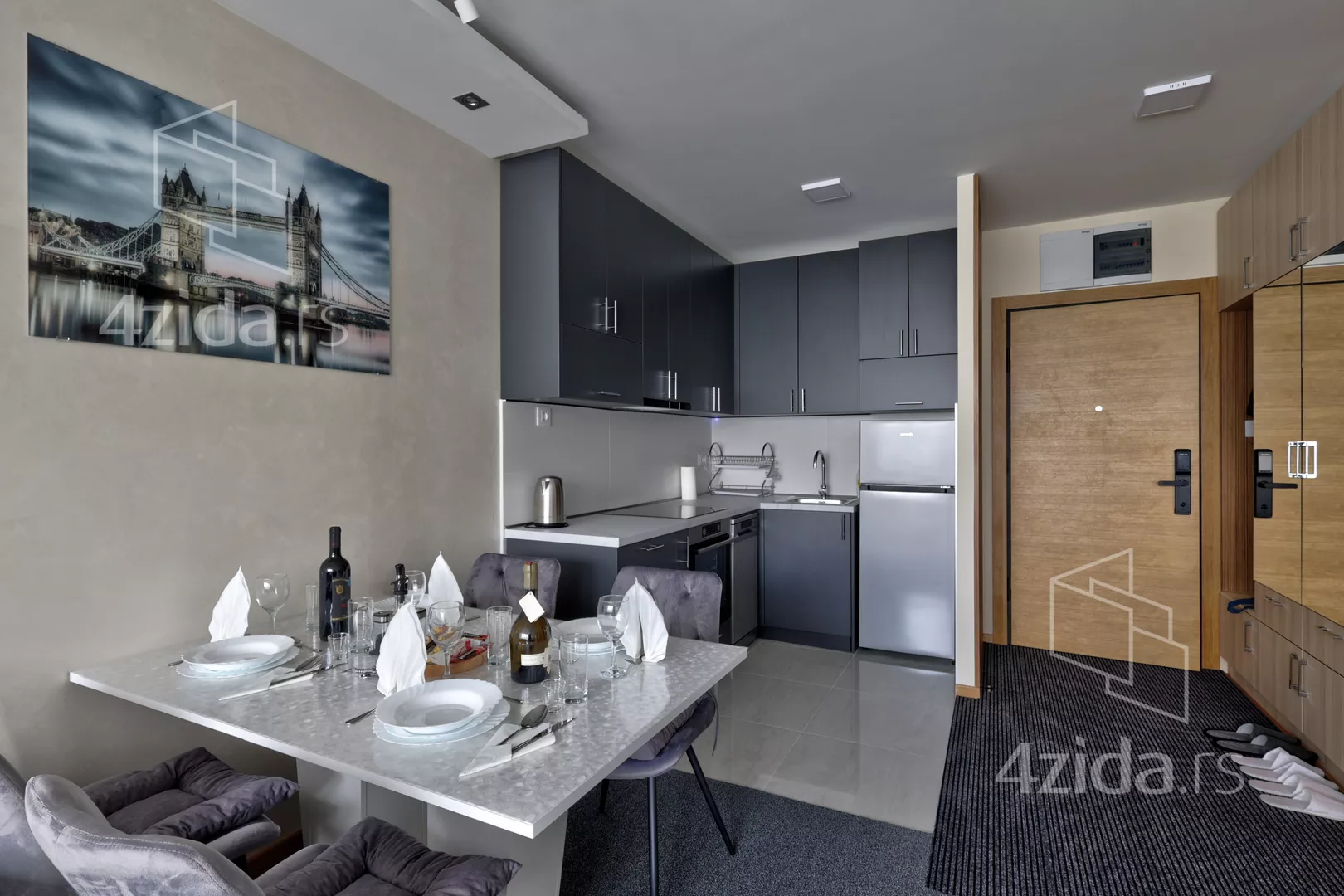 Jednoiposoban stan | 4zida