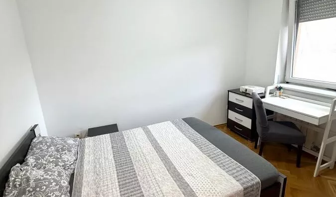 Četvoroiposoban stan | 4zida