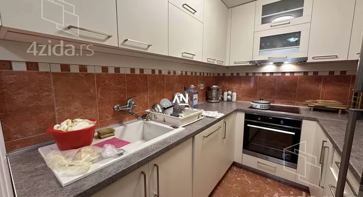 4-etažna kuća | 4zida