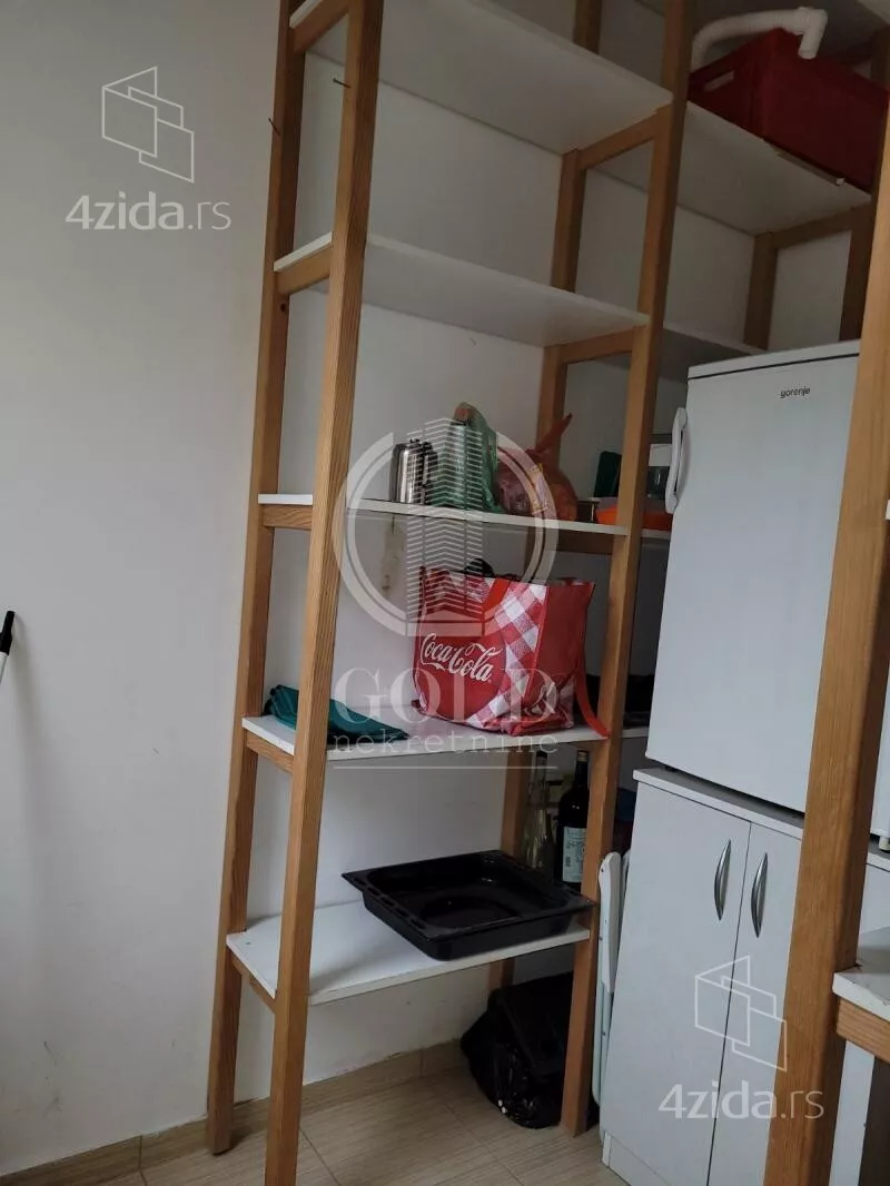Četvoroiposoban stan | 4zida