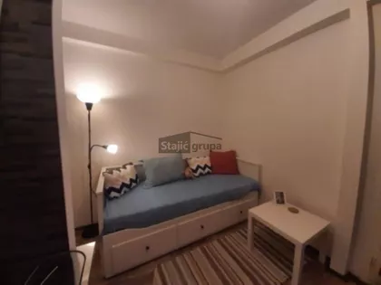 Ustanička | 4zida.rs