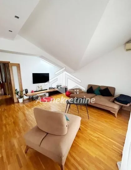 Autokomanda | 4zida.rs