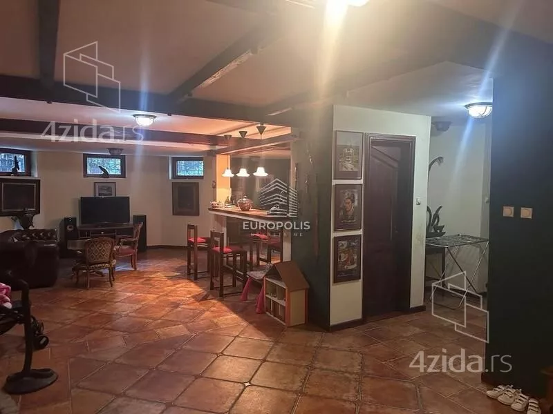 4-etažna kuća | 4zida
