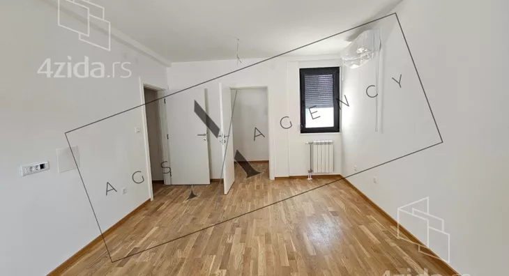 Četvoroiposoban stan | 4zida