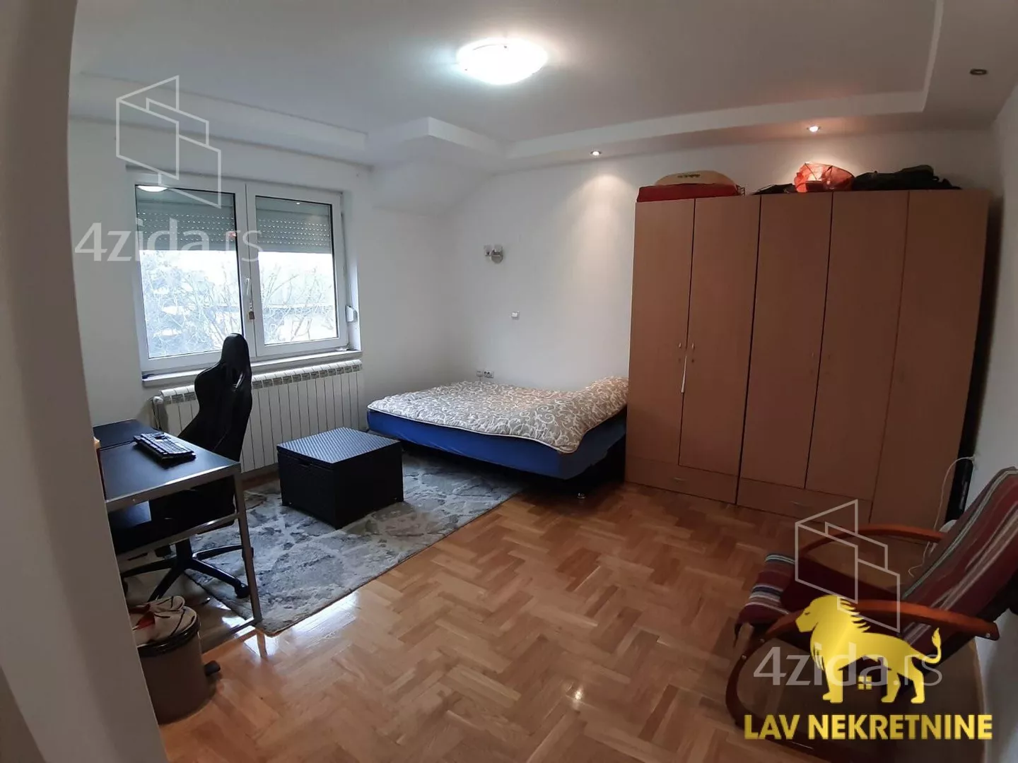 Četvoroiposoban stan | 4zida