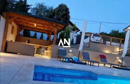 Učiteljska | 4zida.rs