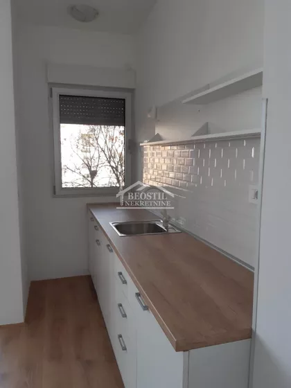 Majke Jevrosime | 4zida.rs